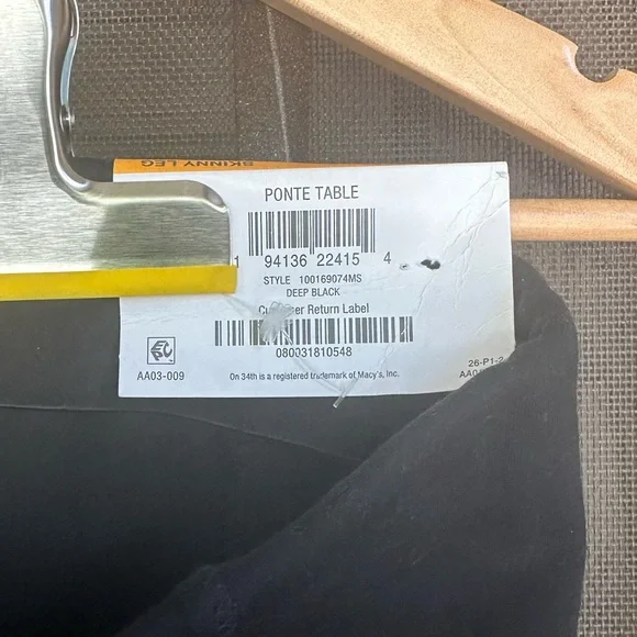 NWT (never worn) On 34th Black Skinny Leg, High Rise Pants, Size Small - Picture 4 of 12